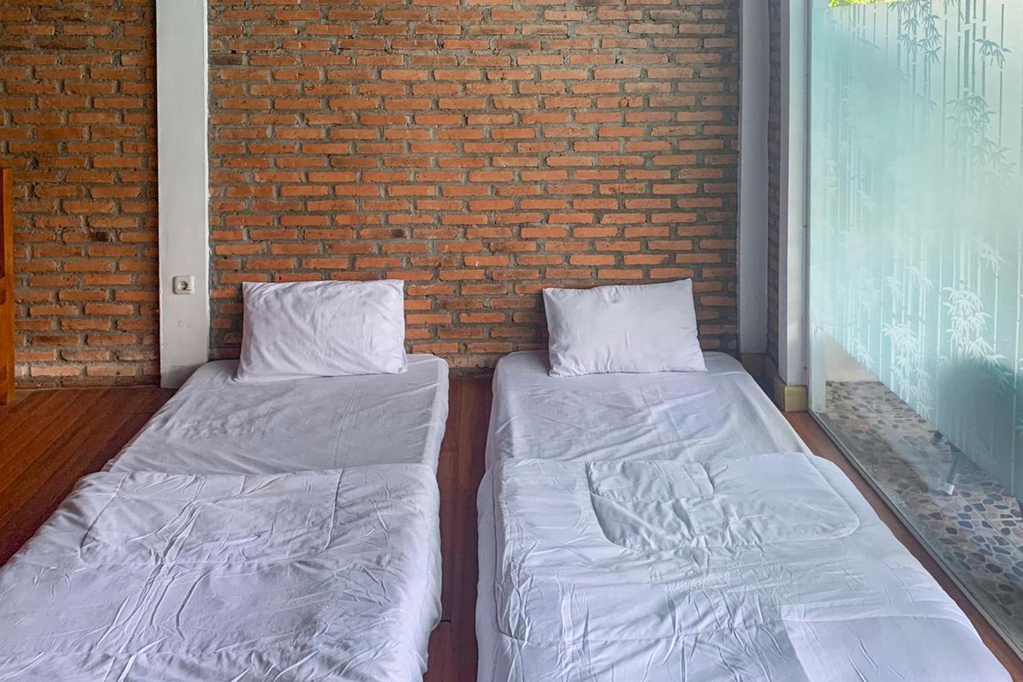 Urbanview Hotel Villa Q Gisting Bandjarnegeri Eksteriør billede
